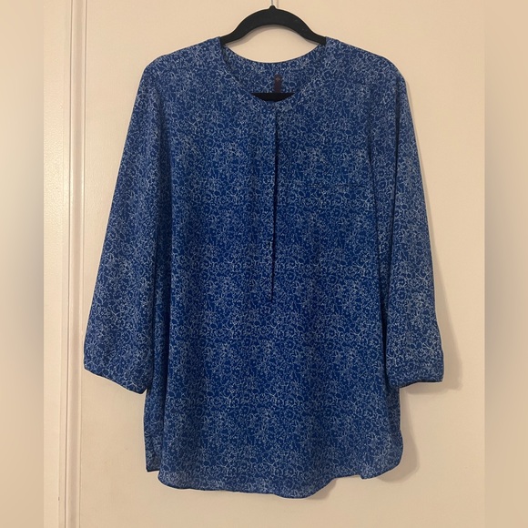 NYDJ Navy Patterned 1/4 length Blouse size XL - Picture 1 of 6